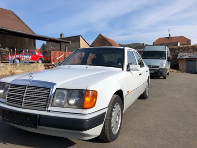 Mercedes-Benz 200 W124