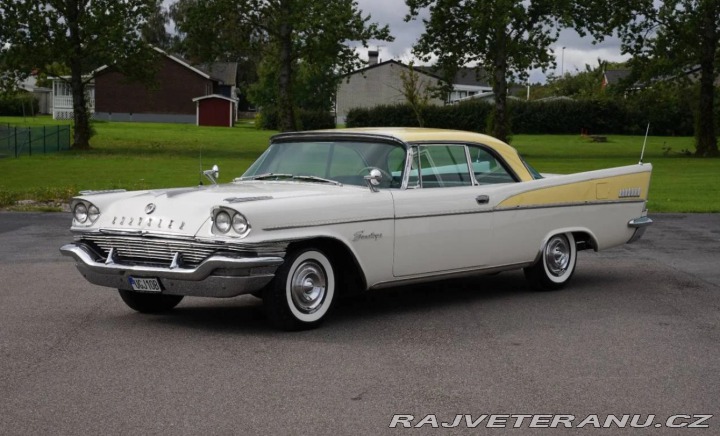 Chrysler Saratoga 2-door Hardtop 1957