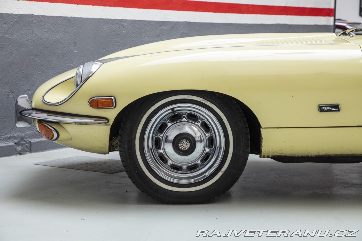 Jaguar E-Type 4,2 FHC 2. série 1971