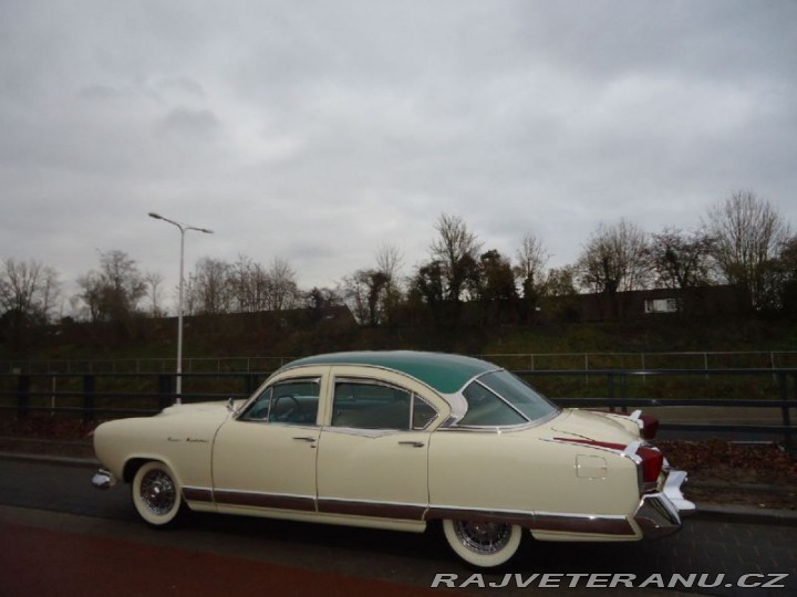 Ostatní značky Ostatní modely Kaiser Manhattan Superch 1954