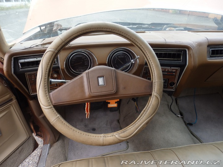 Oldsmobile Cutlass Coupe 1977