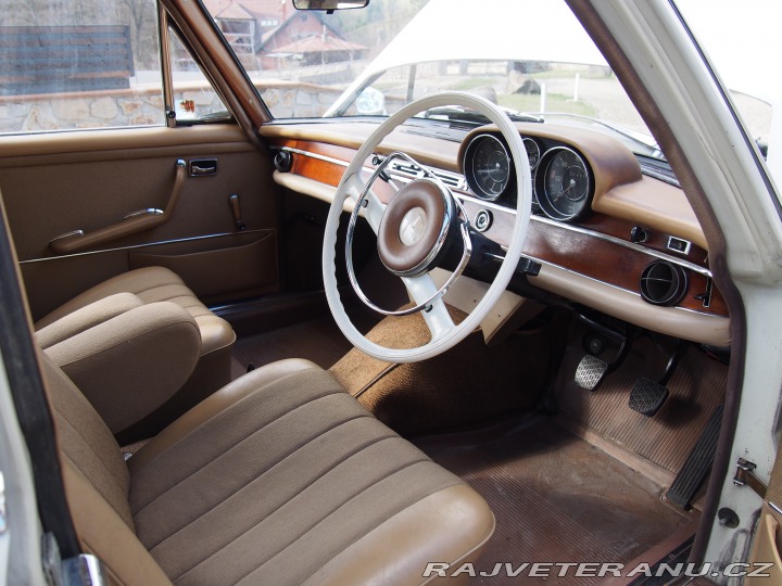 Mercedes-Benz 250 W108 250S RHD manuál klim