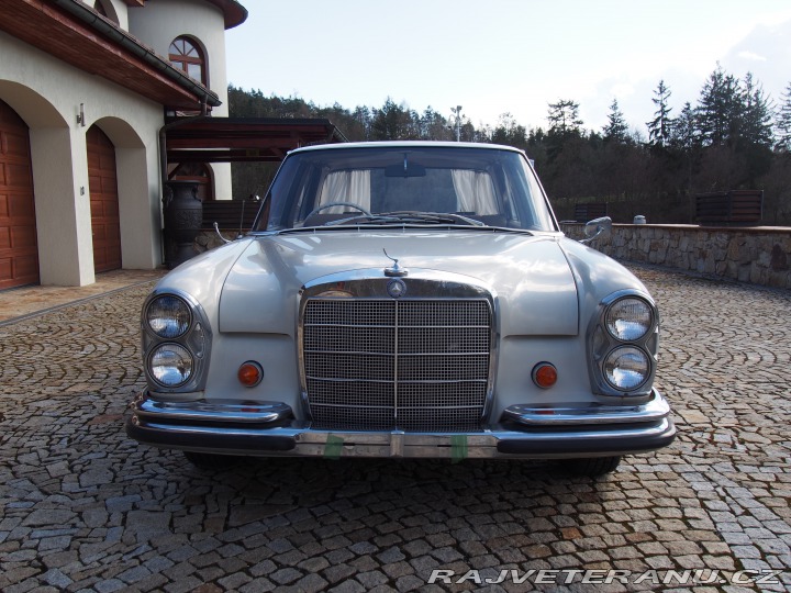 Mercedes-Benz 250 W108 250S RHD manuál klim