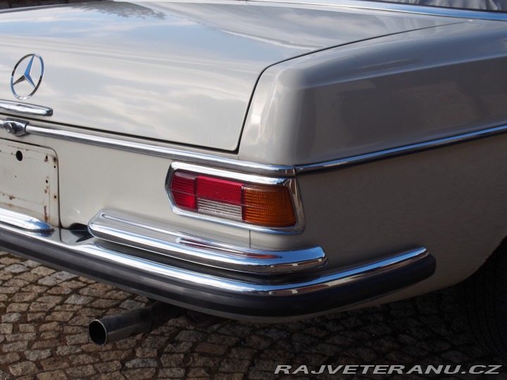 Mercedes-Benz 250 W108 250S RHD manuál klim 1966