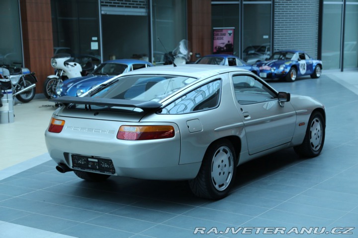 Porsche 928 S4 1988