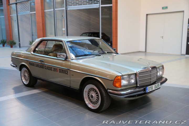 Mercedes-Benz 230 CE