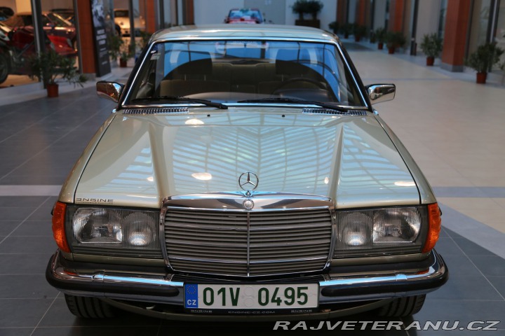 Mercedes-Benz 230 CE