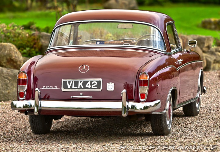 Mercedes-Benz 220 S Ponton Coupe RHD (1) 1958