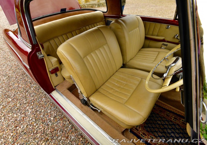 Mercedes-Benz 220 S Ponton Coupe RHD (1) 1958