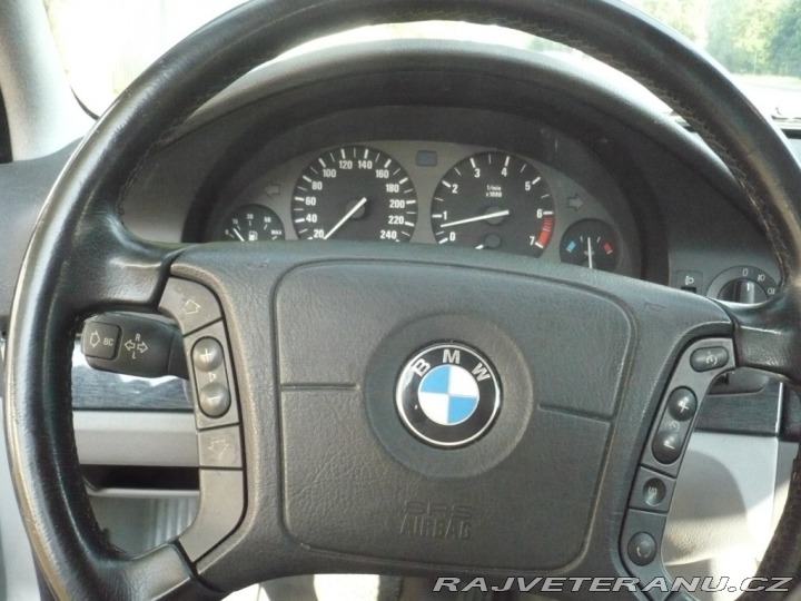 BMW 5 523 i 1.MAJITEL 1997