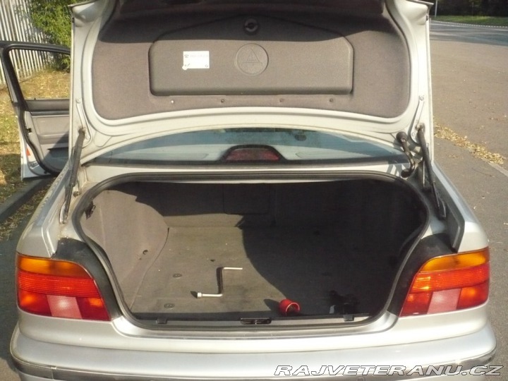 BMW 5 523 i 2.MAJITEL 1997