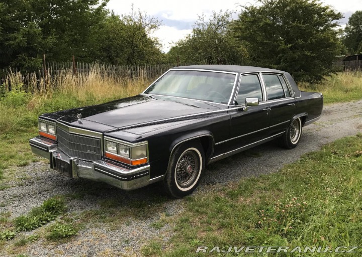 Cadillac Fleetwood Brougham 1983