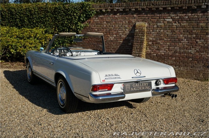 Mercedes-Benz 230 SL Pagoda Hard top 1965