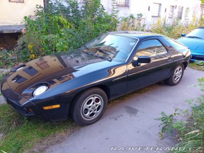 Porsche 928 