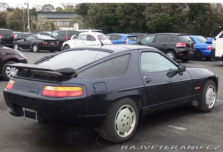 Porsche 928 Porsche 928 S4 pěkné auto 1994