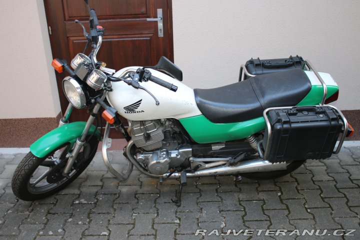 Honda CB 250 MC26P - Policie ČR 2000