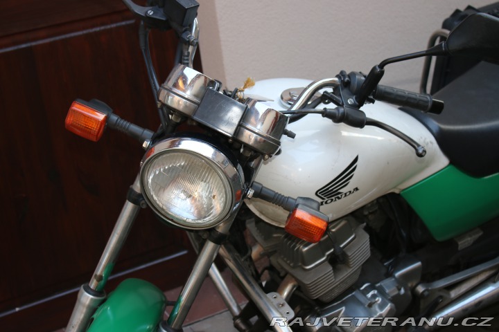 Honda CB 250 MC26P - Policie ČR 2000