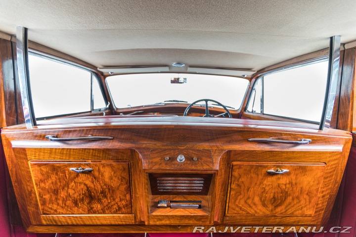 Rolls Royce Silver Wraith Sport saloon James Young 1953