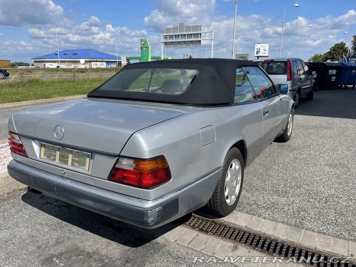 Mercedes-Benz 300  1992