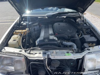 Mercedes-Benz 300 1992