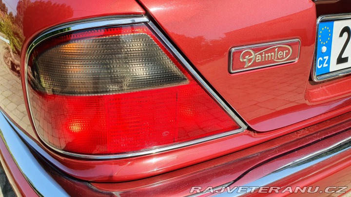 Daimler Double-Six X305 1995