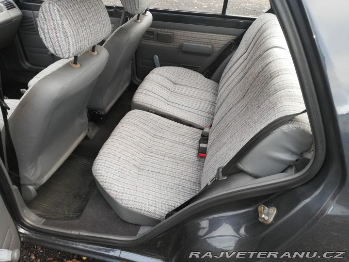 Peugeot 205  1989