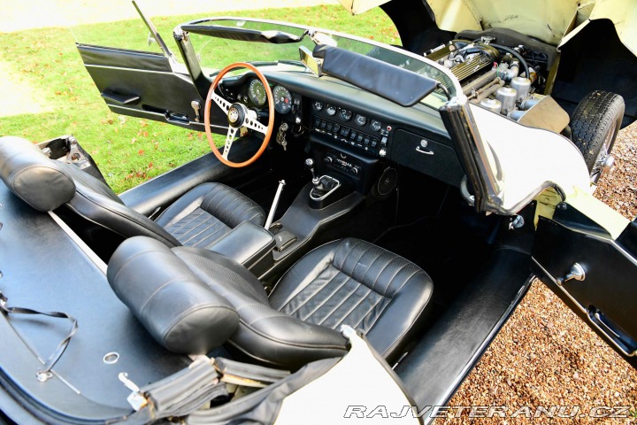 Jaguar E-Type Series 2 (1) 1971