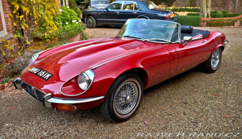 Jaguar E-Type V12 Roadster (1)
