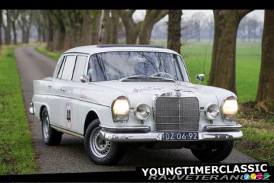 Mercedes-Benz 300 SE