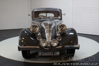 Triumph Dolomite SIX SALOON 1937