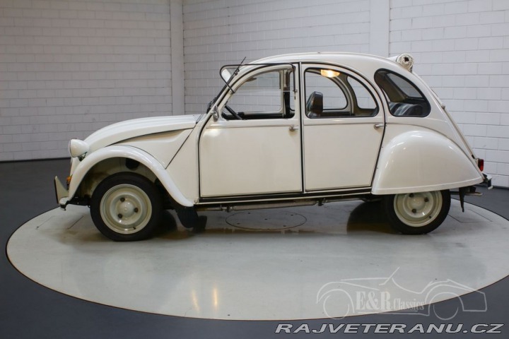 Citroën 2CV Club 53. poslední vyroben 1990