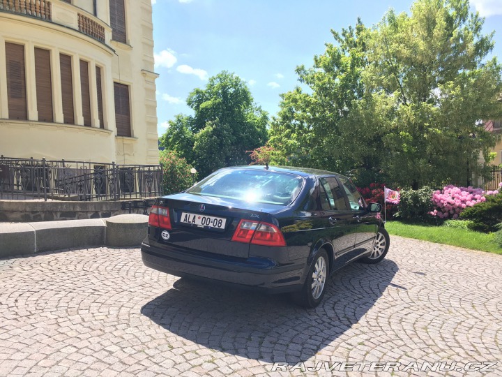 Saab 9-5 z Pražského hradu 2001