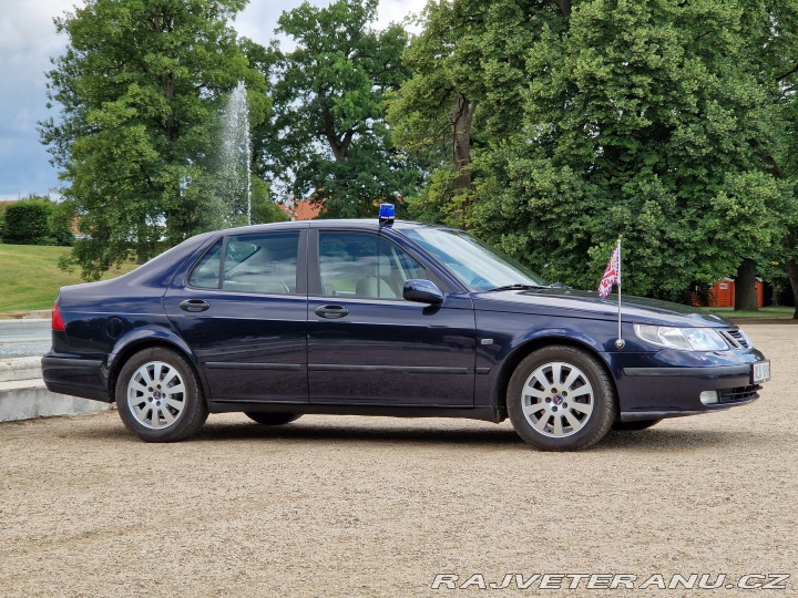 Saab 9-5 z Pražského hradu 2001