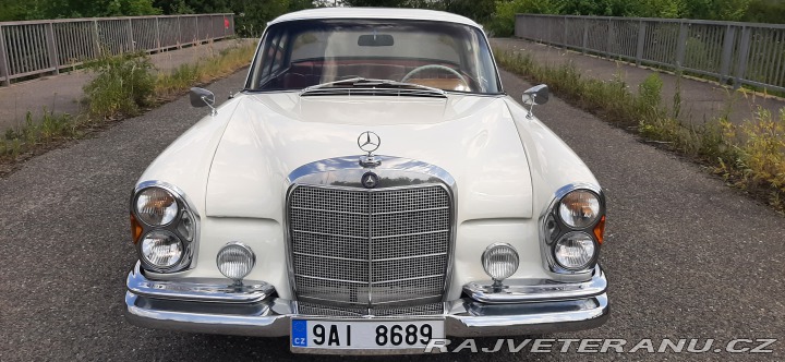 Mercedes-Benz 220 w111 1962