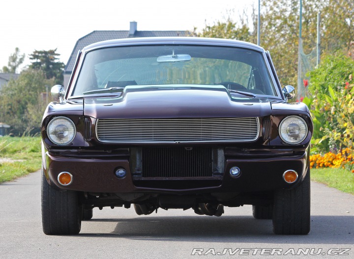 Ford Mustang fastback V8 automatic 1966