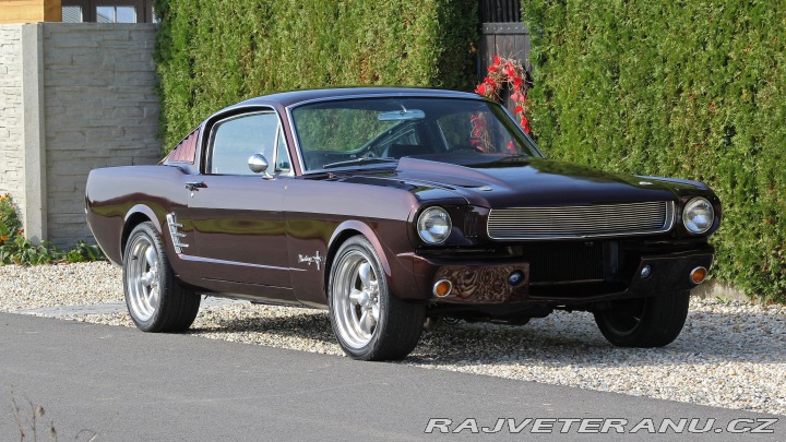 Ford Mustang fastback V8 automatic 1966