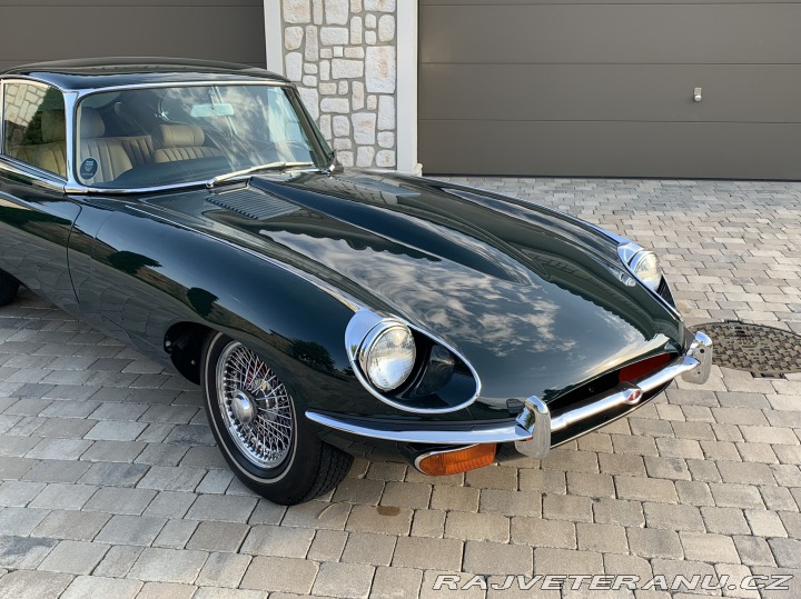 Jaguar E-Type 2+2