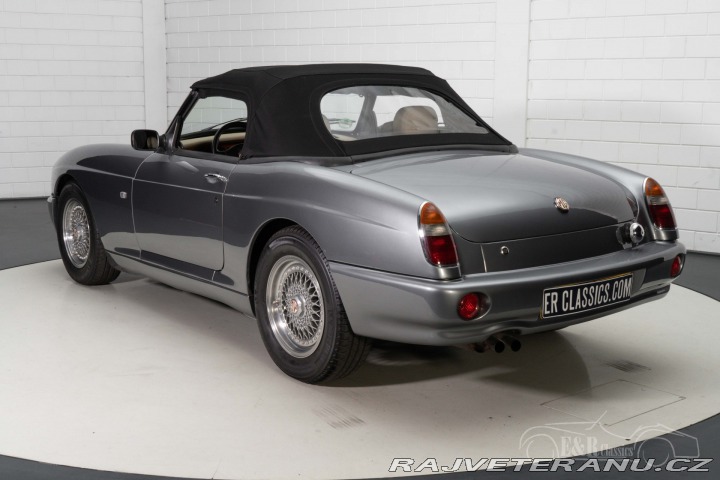 MG RV8 1993