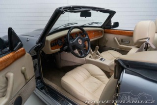 MG RV8 1993