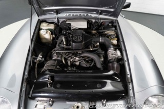 MG RV8 1993