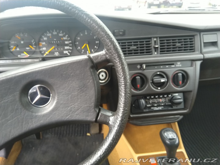 Mercedes-Benz 190 190E 2.0 1984