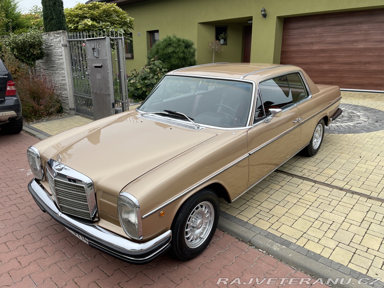 Mercedes-Benz 250 W114 250C 1969