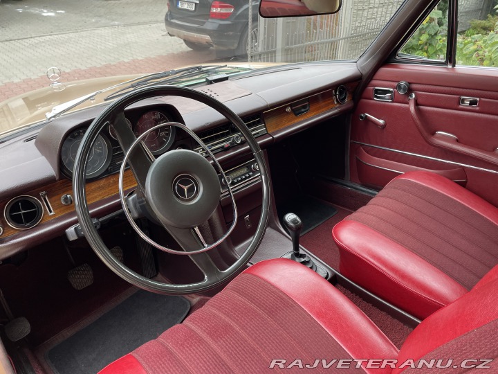 Mercedes-Benz 250 W114 250C 1969