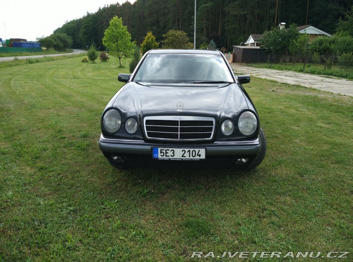 Mercedes-Benz E 220 Pullman 1997