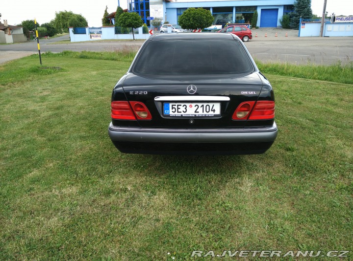 Mercedes-Benz E 220 Pullman 1997