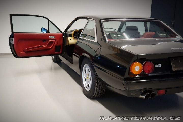 Ferrari Ostatní modely 412 V12 1989