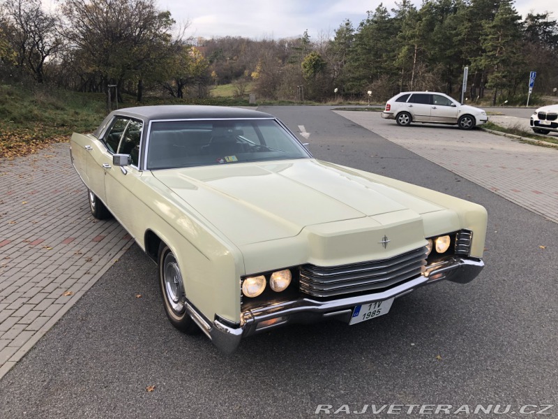 Lincoln Continental 4 doors