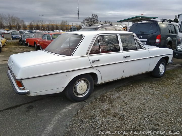 Mercedes-Benz 230 230/6 W114 1969