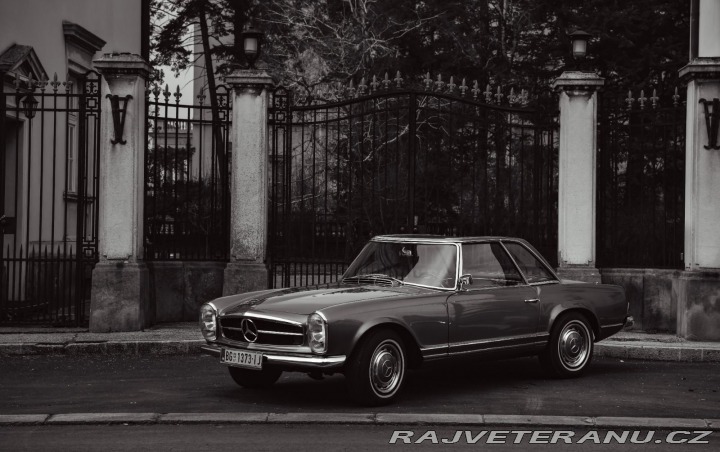 Mercedes-Benz SL 230