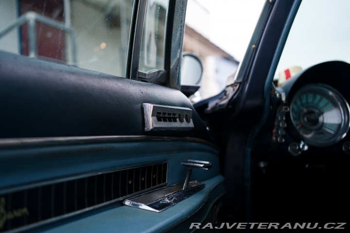 Chrysler Imperial LeBaron 1960